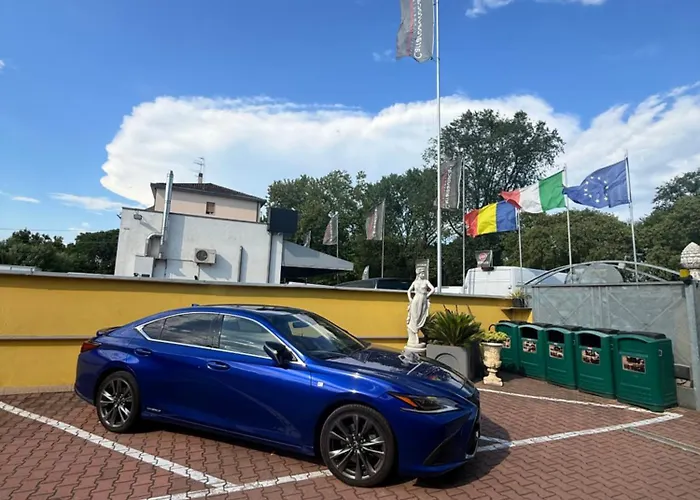 Albergo Nuova Aurora - Free Parking & Breakfast