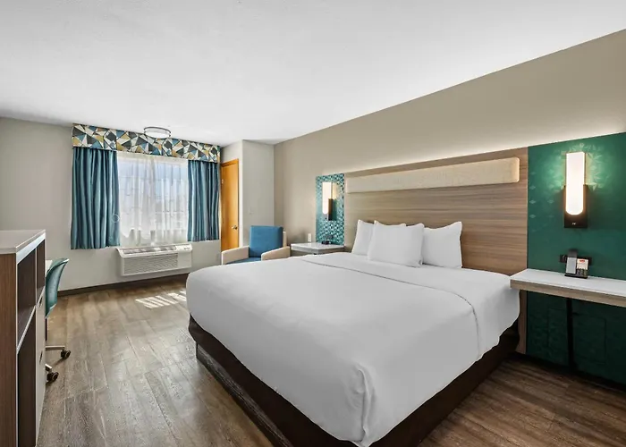 Econo Lodge Inn&Suites