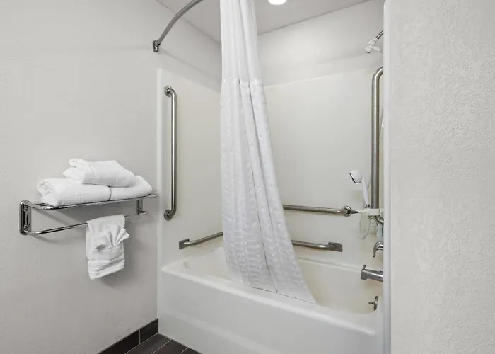 Comfort Inn & Suites And Conference Center