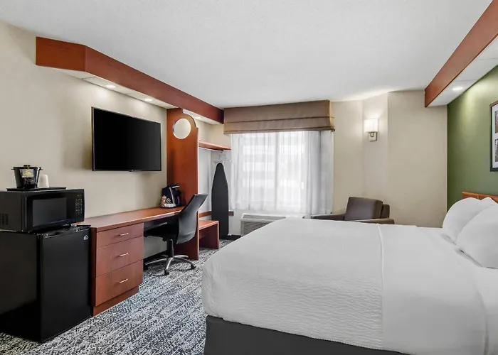 Sleep Inn & Suites Bay View Acme - Traverse City