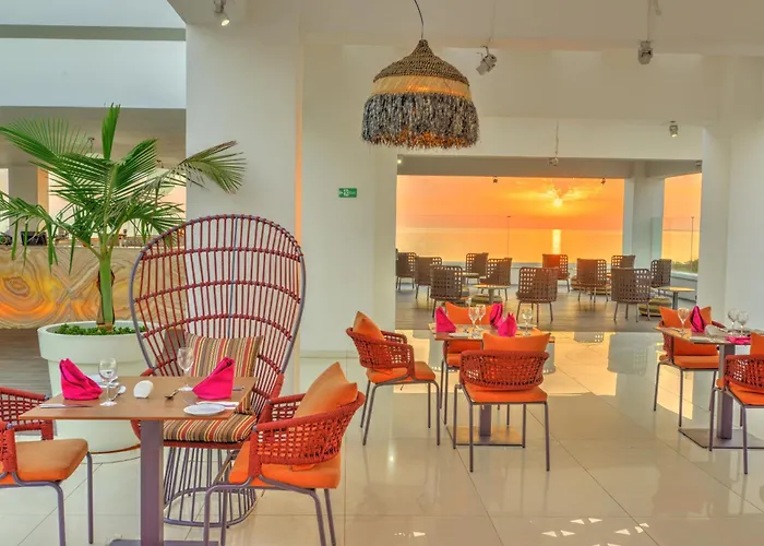 King Evelthon Beach Hotel & Resort Klorakas