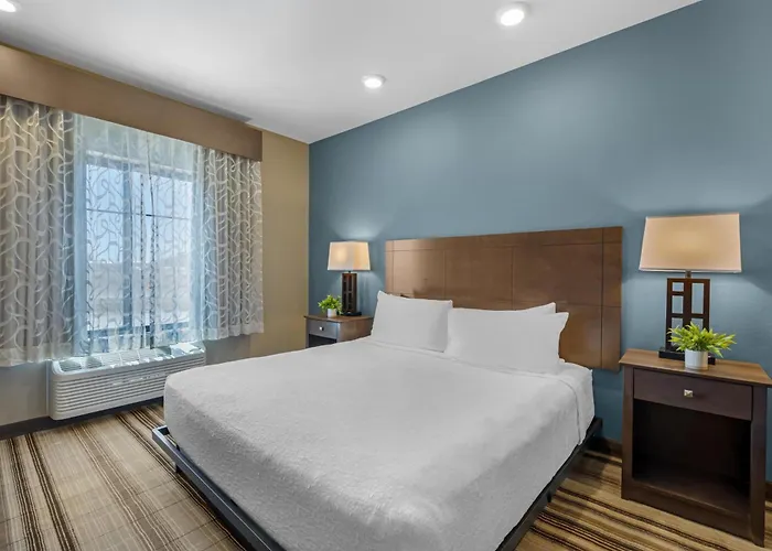 Best Western Plus Overland Inn