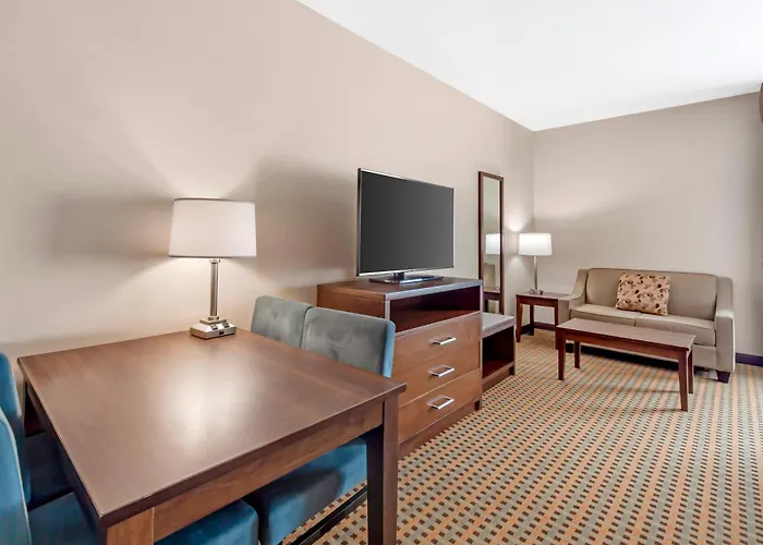 Best Western Plus Hinton Inn & Suites