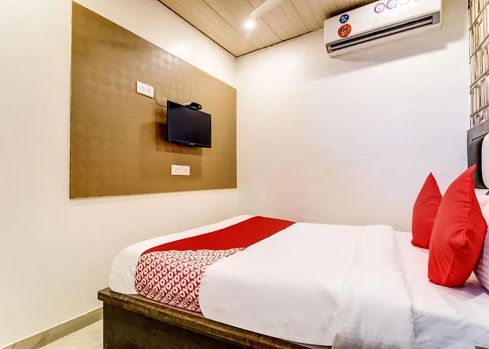 Oyo Flagship Hotel Qubic