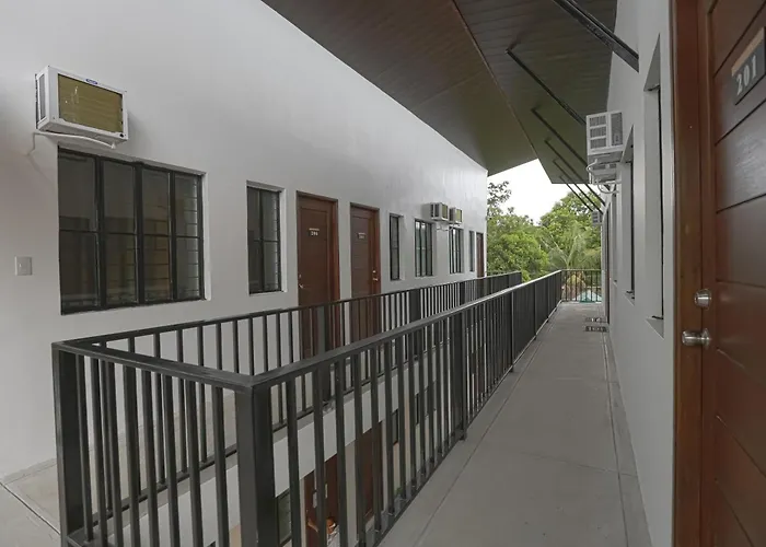 Oyo 736 Jade Apartelle