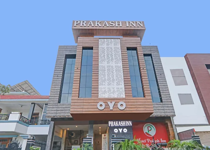 Oyo Flagship Prakash Inn Near Fun Republic Mall