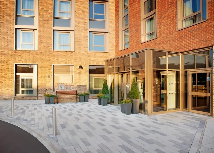 Holiday Inn Express Cambridge West - Cambourne By Ihg