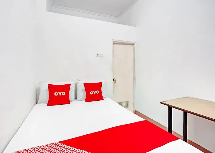 Oyo 90790 Royale Nias