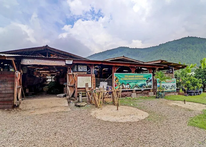 Oyo Homes 90850 Cibeunying Eco Tourism Homestay Cibodas Maribaya 2