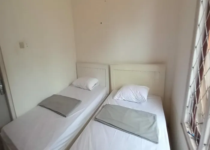 Oyo 90974 Homestay Golo Koe Sejahtera