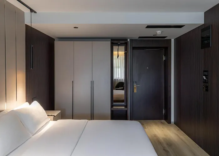 Emery Hotel