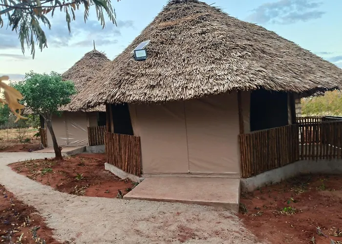 Tausa Tsavo Eco Lodge