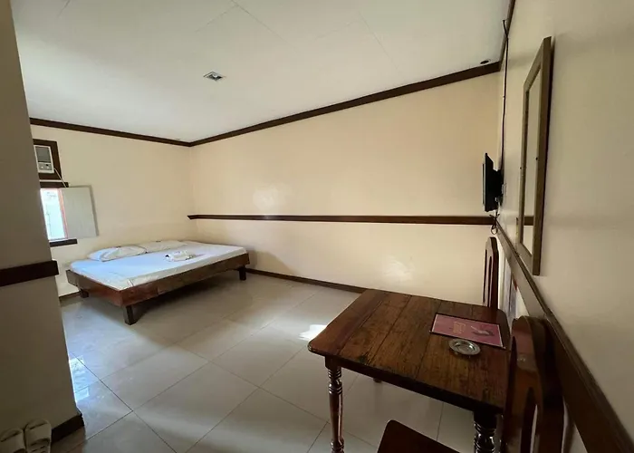 Oyo 1026 Evita Hotel Bacoor