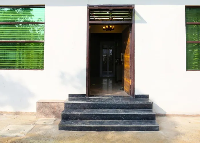 Hotel O Rajhans