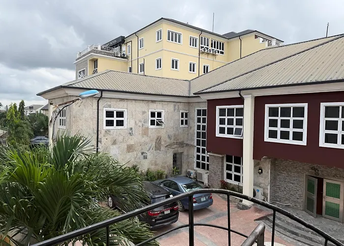 Vinpy Hotels