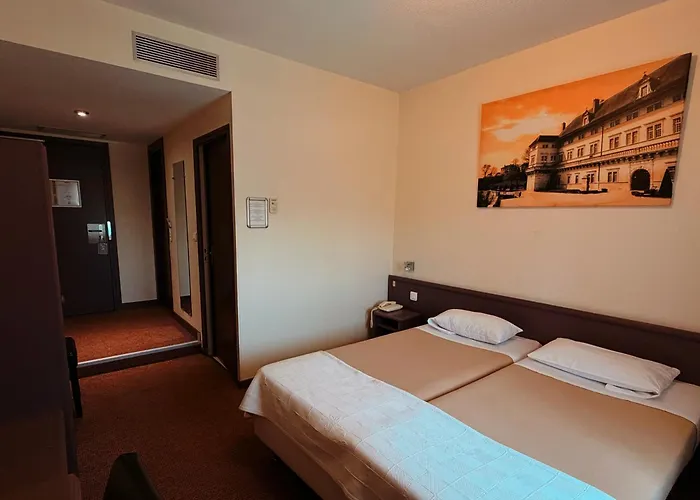 Cit'Hotel De La Cloche