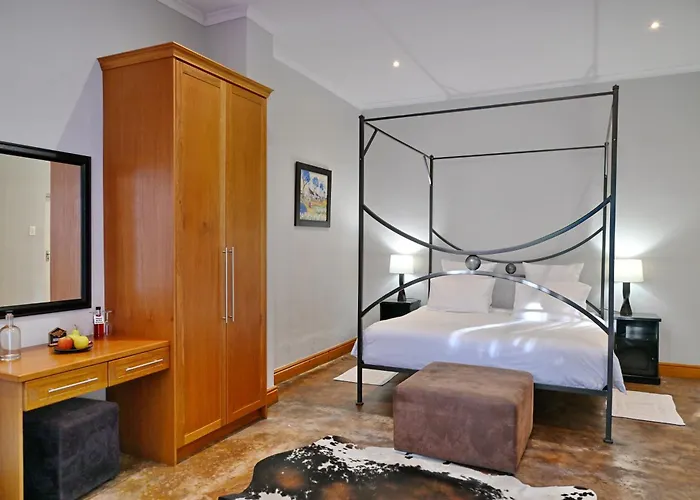 Mimosa Lodge