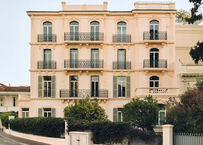 Anchor Riviera Cannes