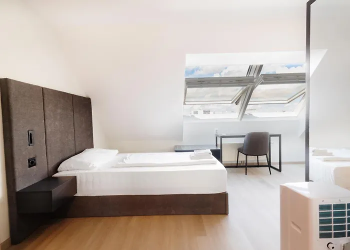 Lenas Donau Hotel Wien