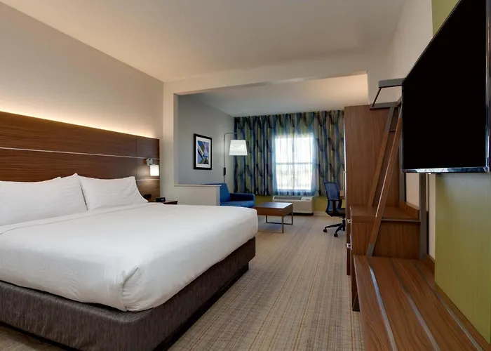 Holiday Inn Express & Suites Orlando International Airport By Ihg
