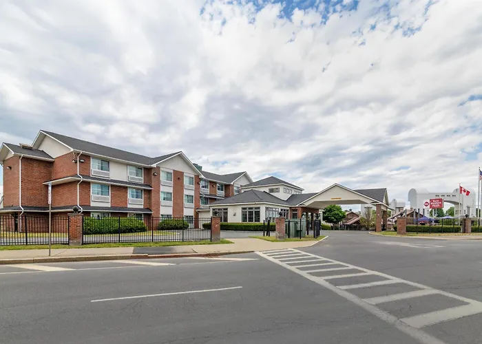 Best Western Plus Franklin Square Inn