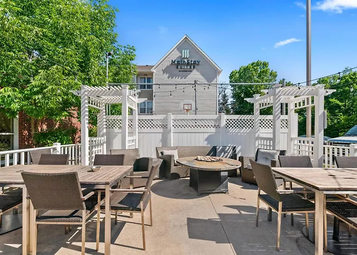 Mainstay Suites Appleton Airport - Fox River Mall Area
