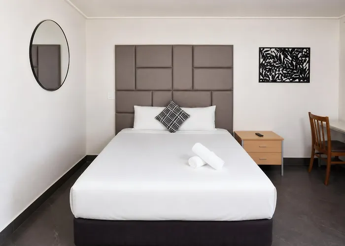 Gladstone Cbd Motel