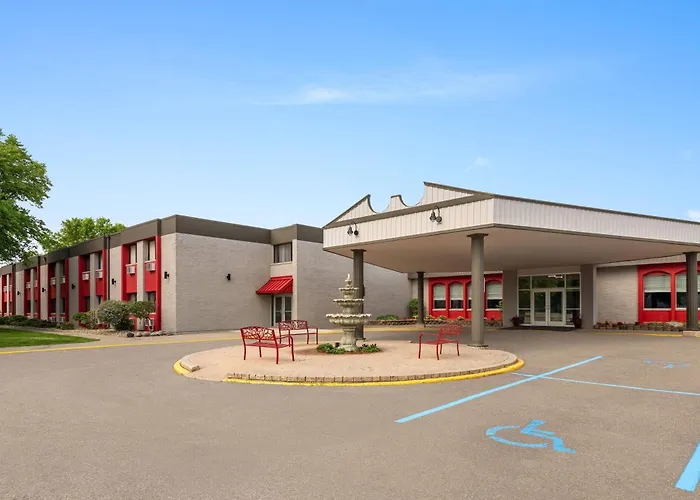 Ramada By Wyndham Grand Forks