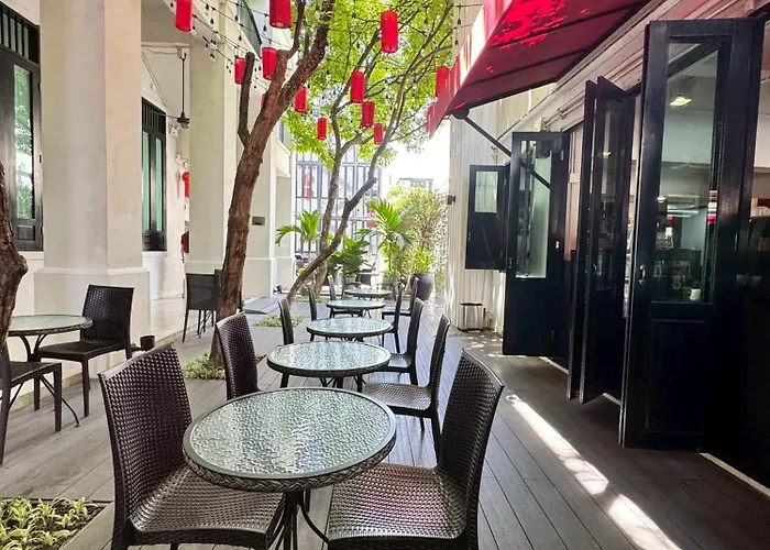 99 The Gallery Hotel
