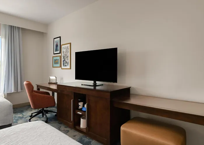 Hampton Inn & Suites - Deland