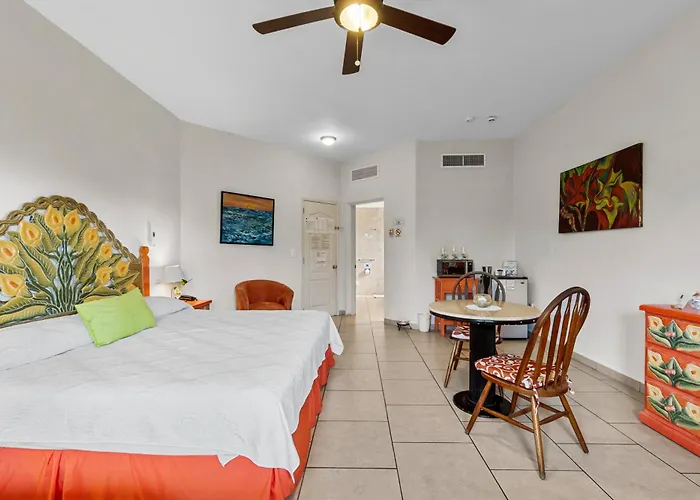 Marina Banderas Suites Hotel Boutique