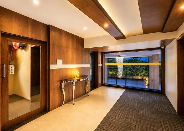 Viz Park Hotel - Business Hotel & Banquet, Gidc Anand