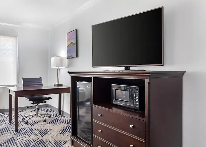 Best Western Plus Southpark Inn & Suites