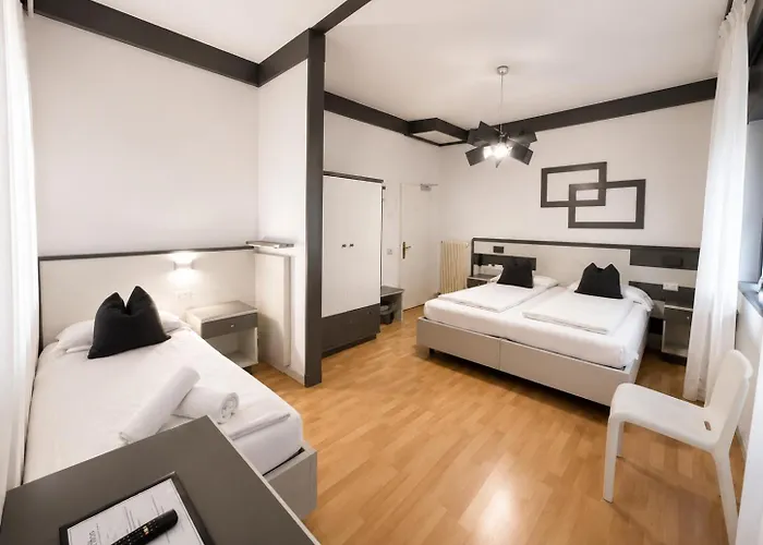 Athos Hotel Riva del Garda
