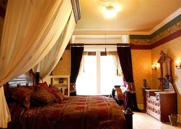 Alexander Mansion Bed And Breakfast Winona