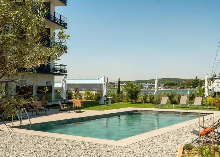Golden Tulip Hotel & Rooftop Martigues Provence