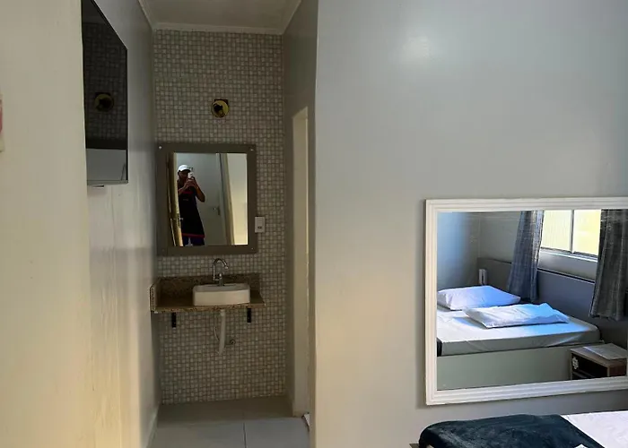 Hotel Skala - Estacionamento Próprio no Local - 1 km Parque Antônio Pezzolo e 700 métros da Estação de Trem Prefeito Saladino