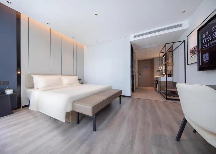 Atour Hotel Lianyungang Municipal Affairs Central University Town