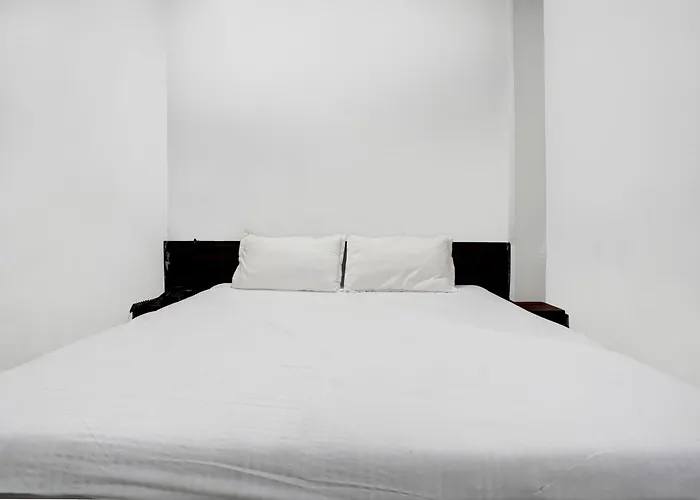 Hotel O Royal Palace