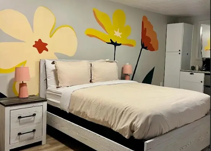 Wildflower Room At The Trailblazer Unit 14