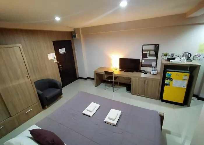 Home Place Lopburi Hotel