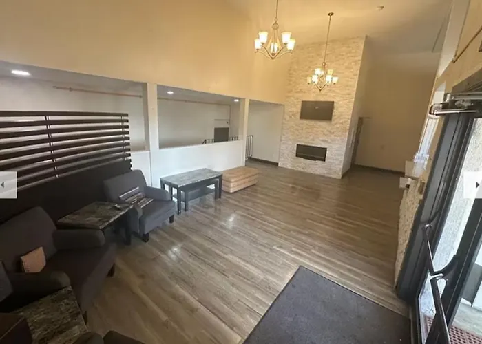 Baymont By Wyndham Bridgeton St Louis