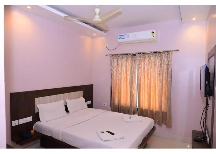 Goroomgo Hotel Home Town Puri Near Golden Beach And Temple - Fully Air Conditioned With Lift And Parking Facilities