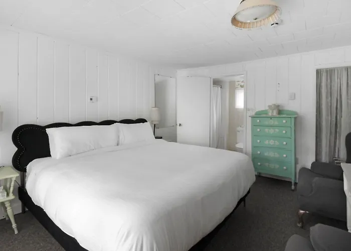 Coho Inn & Motor Lodge