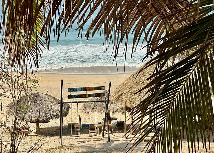 Beachfront Paradise Boutique Hotel - Alebrijes Jacuzzi Suits