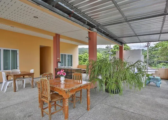 The Royhanna Beach House