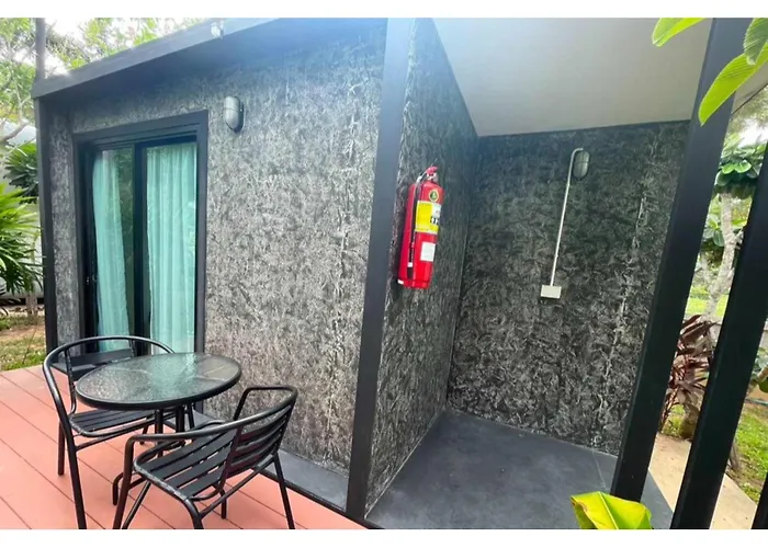 Bannrai Tayai Cafe And Resort