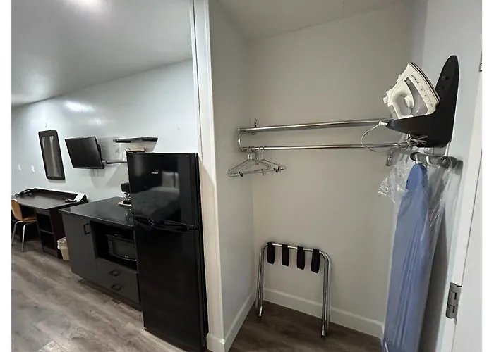 Studio 6 Suites Hesperia, CA West Main Street I 15