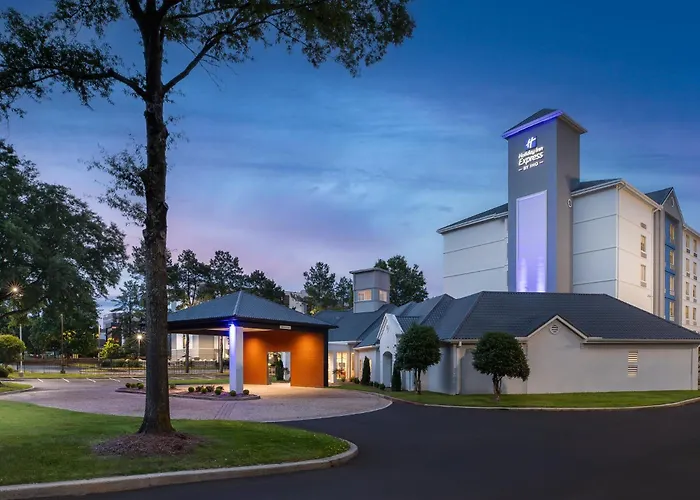 Holiday Inn Express & Suites Memphis East By Ihg