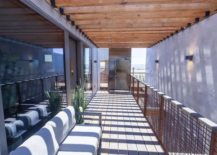 City24 Condo Hotel Little Italy Mission Hills
